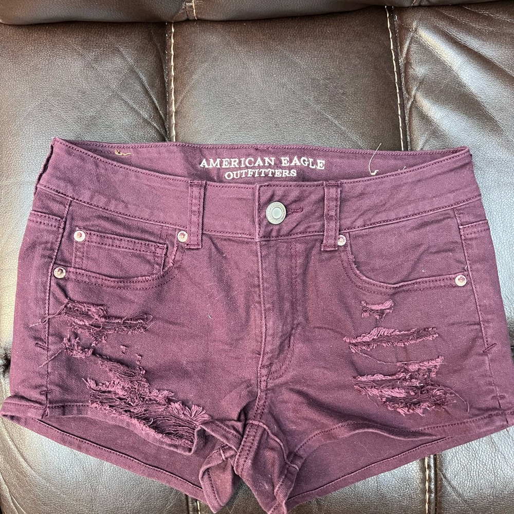American Eagle Outfitters Women's Burgundy Distressed shorts “shortie” size 8